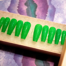 Load image into Gallery viewer, Slime Sugar Press On Nail Set
