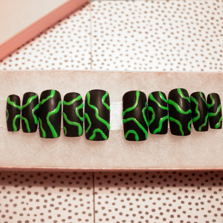 Black Radiation Press On Nail Set