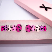 Load image into Gallery viewer, Pink Cow Spot Press On Nail Set
