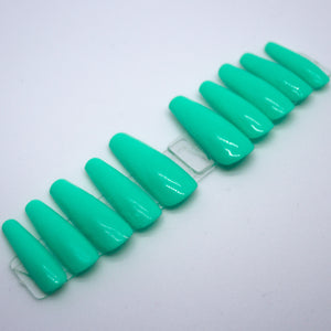 Minty Press On Nail Set