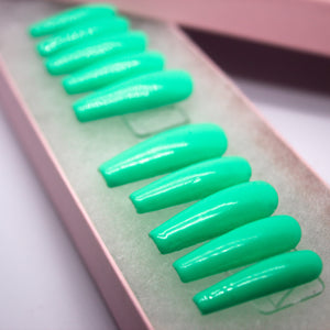 Minty Press On Nail Set