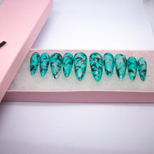 Load image into Gallery viewer, Blue Spilt Ink Press On Nail Set

