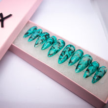 Load image into Gallery viewer, Blue Spilt Ink Press On Nail Set
