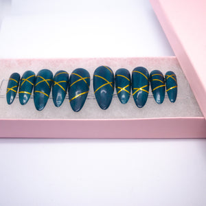 Sealed in Emerald Press On Nail Set
